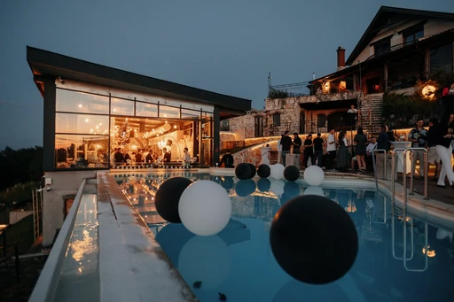 HILL HOUSE — lounge premium, Cluj-Napoca