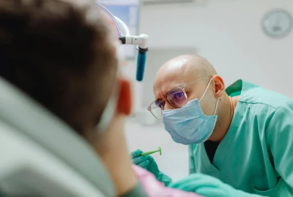 Adiția de os (augmentarea osoasă): ce este, 3 situații când este necesară și pașii pentru o recuperare eficientă