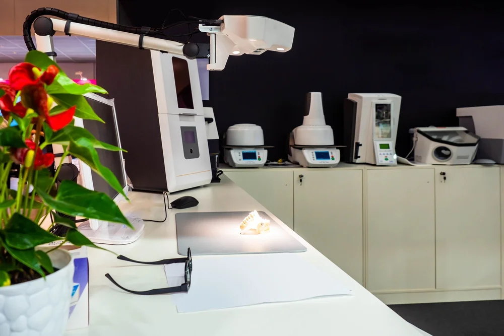 Camera tehnica clinica stomatologica: rol si echipamente digitale esentiale