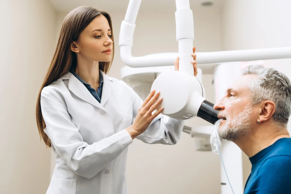 Clinica Dentara Cu Aparatura Digitala