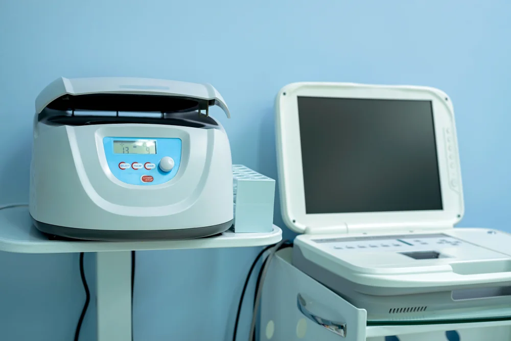 Cum este utilizată centrifuga PRF în chirurgia orală: 8 indicații clinice esențiale