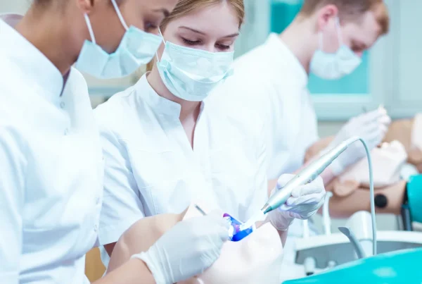 Sala In Care Se Predau Cursuri De Stomatologie